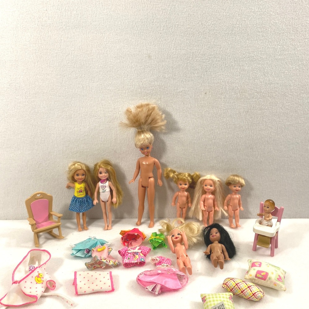 Five 1994 Kelly Dolls Two 2015 Chelsea Dolls One 1991 Stacey Doll Outfits
